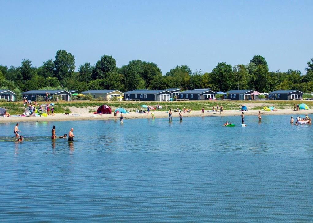 Bj Chalets - Robbengat 85 - Gezellige Chalet Op Vakantiepark Lauwersoog! Vroege Incheck! Met Airco! Exterior foto